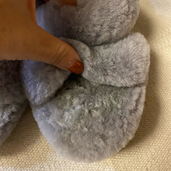 UGG classic slippers oh yeah! Grey size 5.5 - Picture 2 of 16